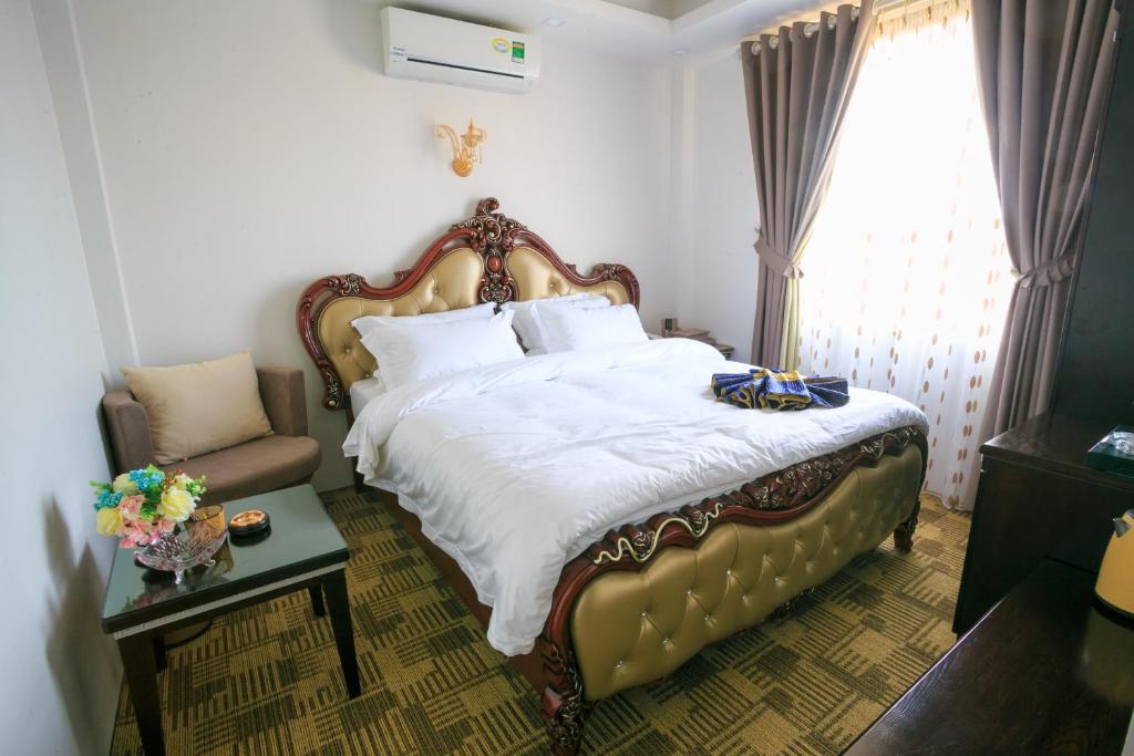 Pham Ha Hotel - Standard Double Or Twin Room