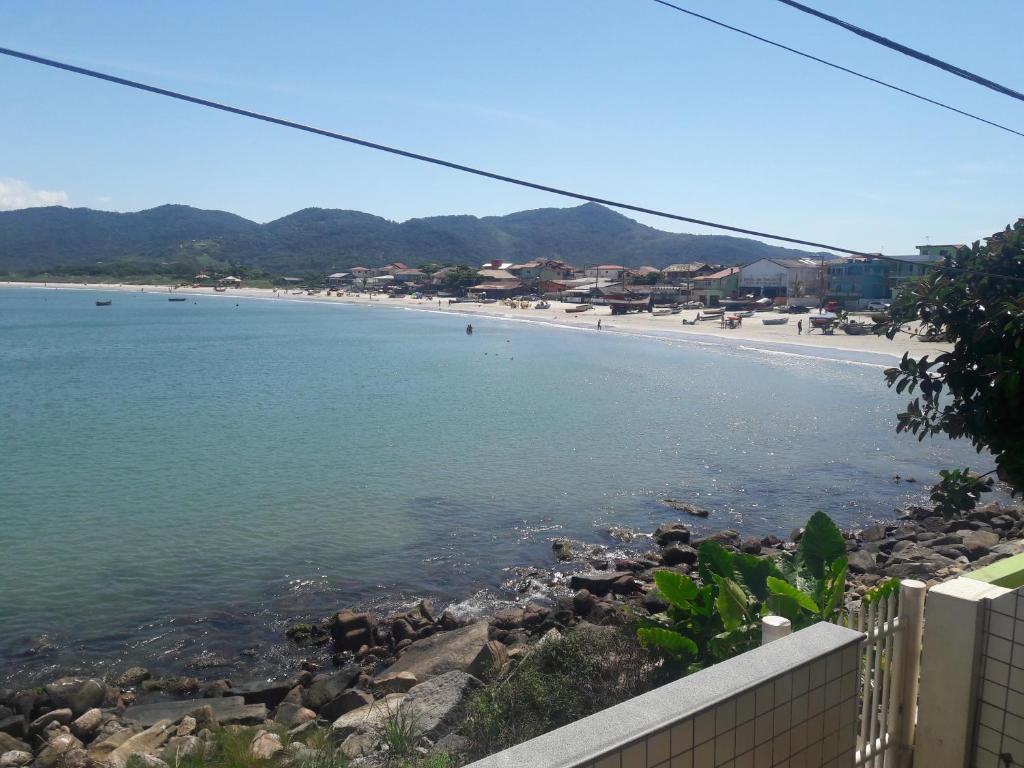  Linda casa 3 quartos 60 m da praia em Florianópolis - ideal para famílias