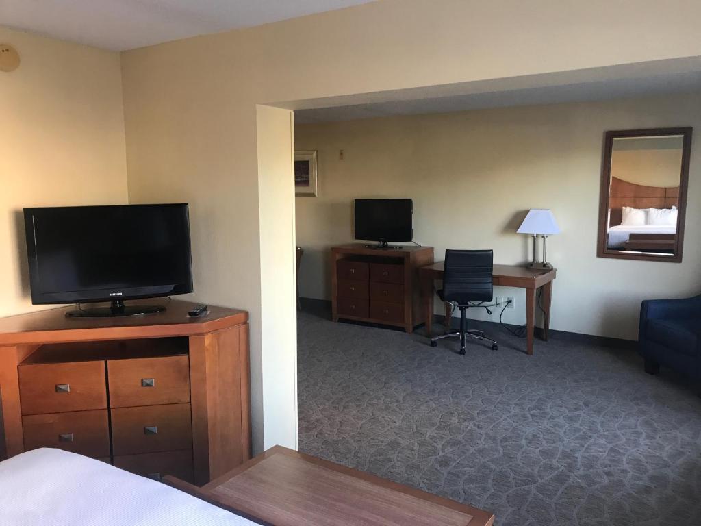 Wingate by Wyndham, Universal Studios - Free Theme Park Shuttle - King Studio Suite Avec Canapé-lit - Non-fumeur