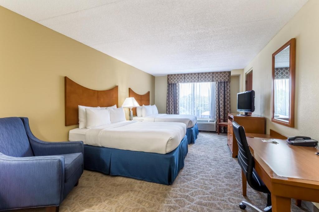 Wingate by Wyndham, Universal Studios - Free Theme Park Shuttle photo