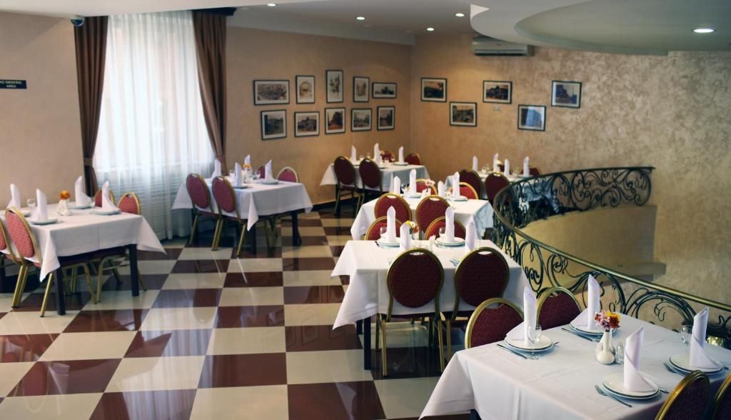 Restaurace v ubytování Aviatrans Hotel