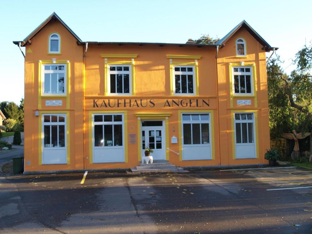 Ferienwohnung-im-historischen-Kaufhaus-Angeln