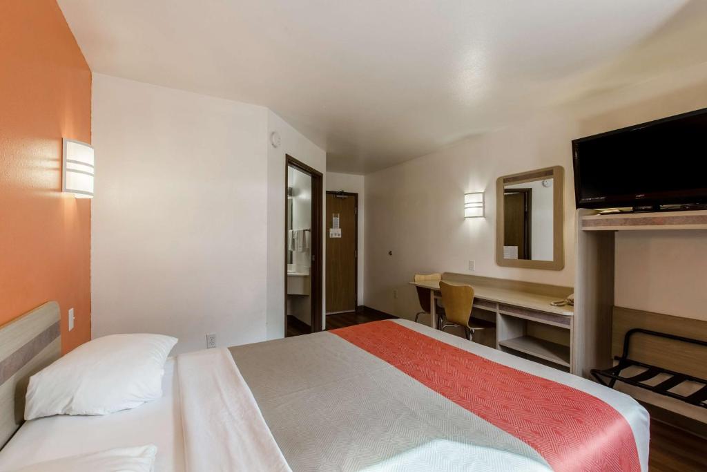 Motel 6-Baraboo, WI - Lake Delton-Wisconsin Dells - Camera Queen - Accesso Disabili - Non Fumatori
