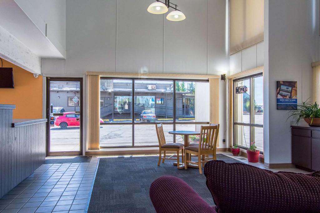 Posezení v ubytování Motel 6-Madras, OR