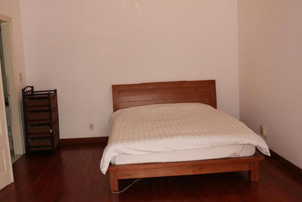 Giường trong phòng chung tại One bedroom apartment 40 Xuan Dieu