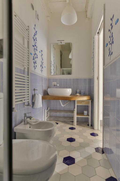 A bathroom at Mare amore @ Riomaggiore