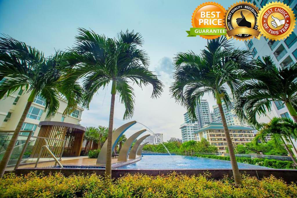 Bazén v ubytování Luxury Seaview Condo The Peak Towers 200m To Beach nebo v jeho okolí