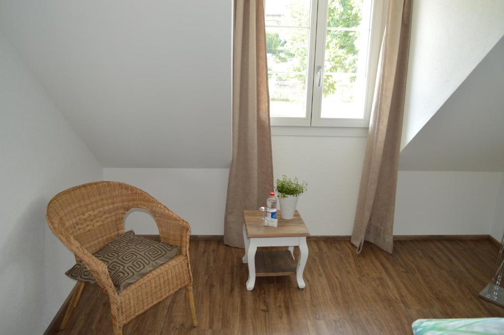 Posezení v ubytování BnB zum Schlüssel