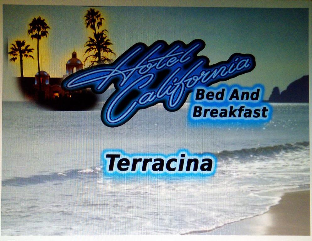 een foto van de oceaan met het woord caribbean bed and breakfast bij Bed & Breakfast Hotel California in Terracina