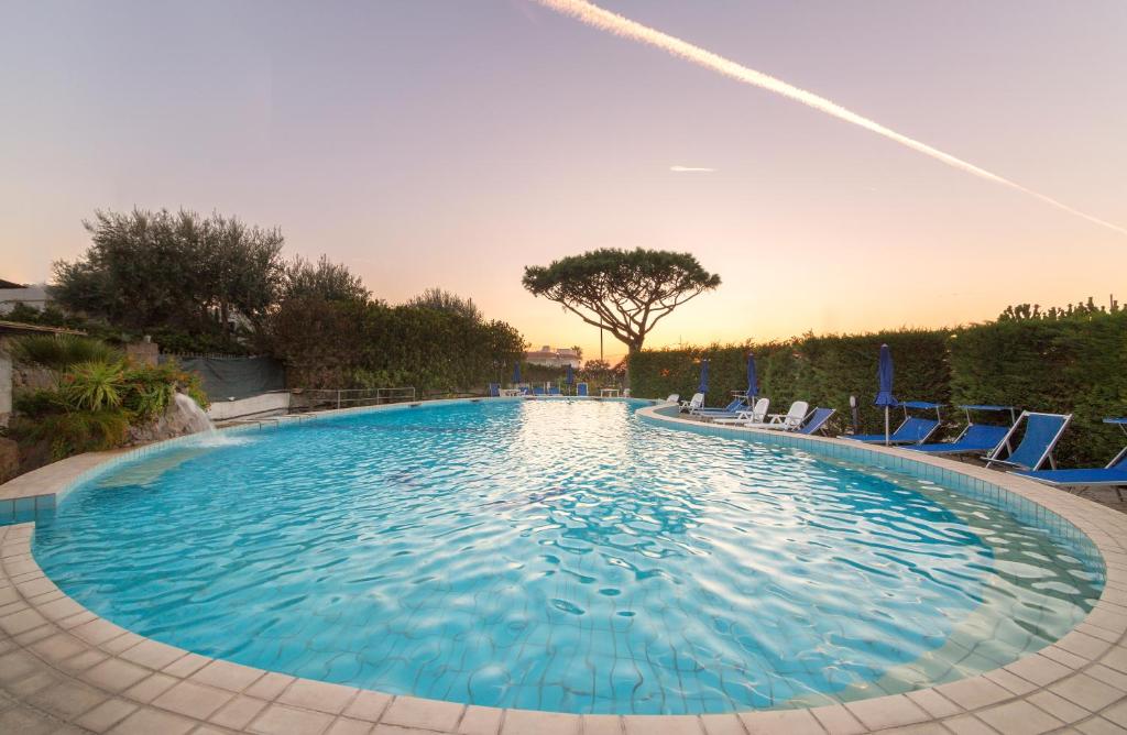 Bazén v ubytování Hotel Costa Citara nebo v jeho okolí