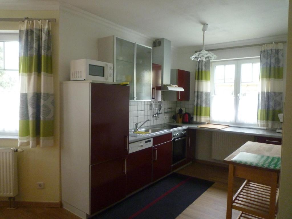 Kuchyň nebo kuchyňský kout v ubytování Gartenpension Prosl