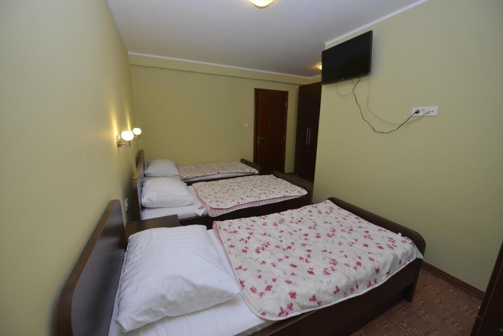 Motel Borik - Triple Room Con Vista De Montaña