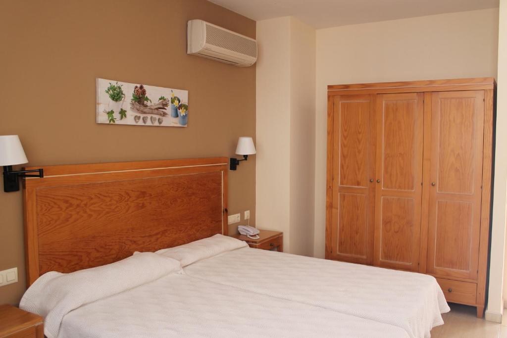 Aparthotel Bahia Pinosol - One-Bedroom Apartment (2 +1)
