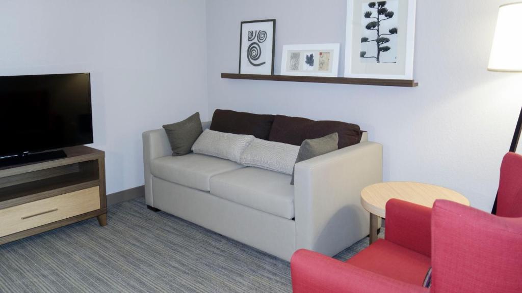 Country Inn & Suites by Radisson, New Braunfels, TX - Suite Royale