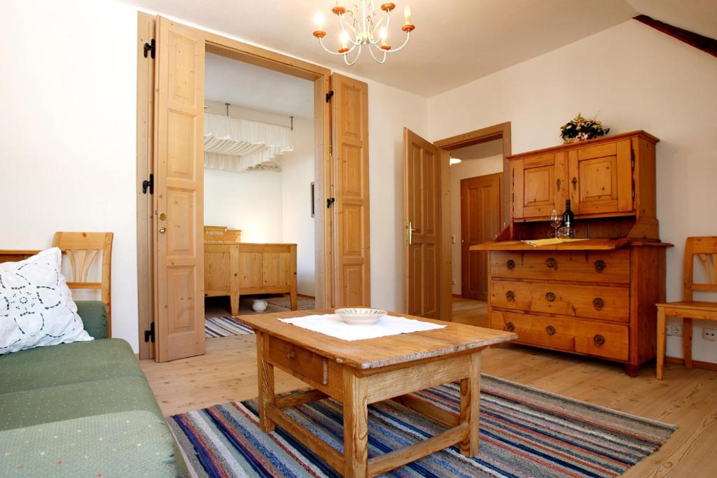 Posezení v ubytování Hotel Post Karlon