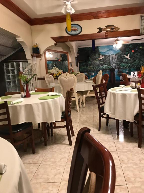 Restaurace v ubytování Rayon Hotel