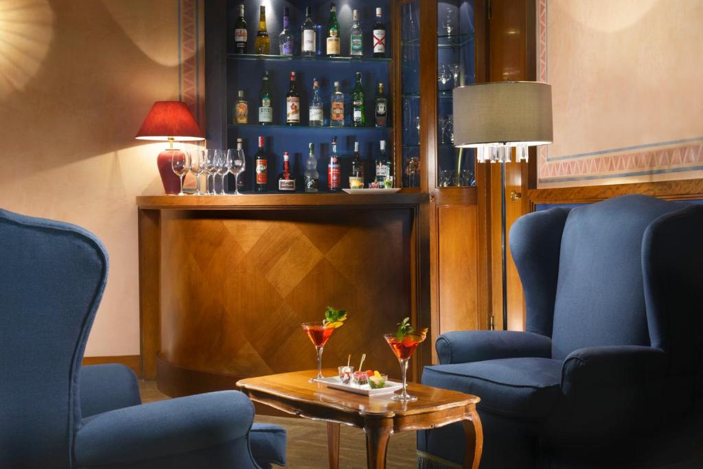 Titano Hotel 3*