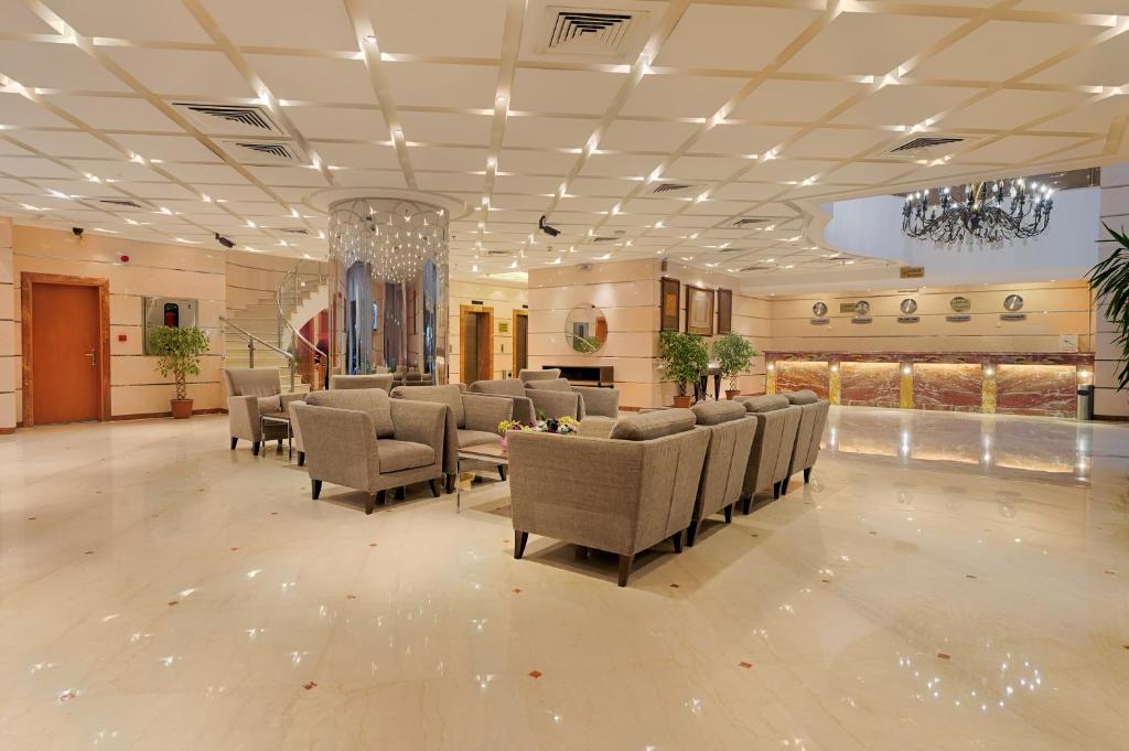 Posezení v ubytování Snaf Inn ِAzizia Hotel