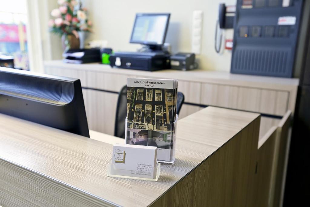 City Hotel Amsterdam - Resim 39