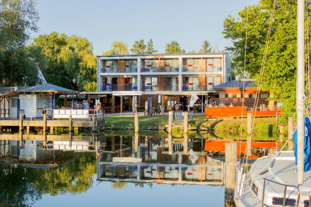 Photo from Port étterem&panzió in  Balatonmáriafürdő, Somogy, Hungary