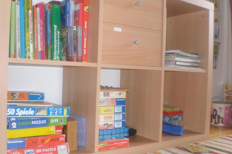 Knihovna v apartmánu