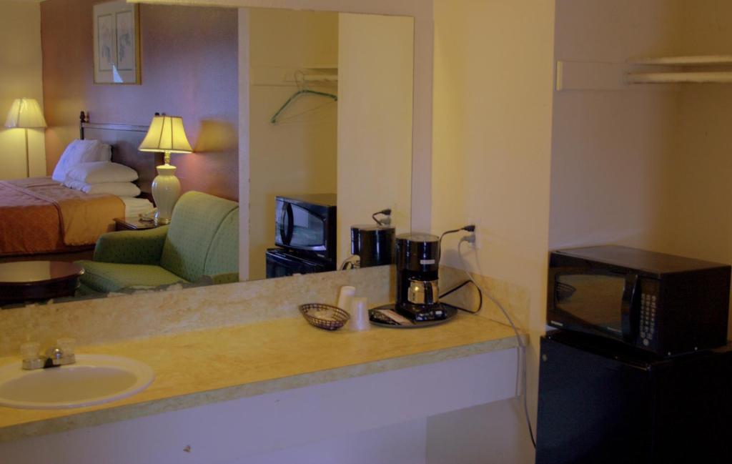 Fotografie z fotogalerie ubytování Somerville Inn and Suites v destinaci Somerville