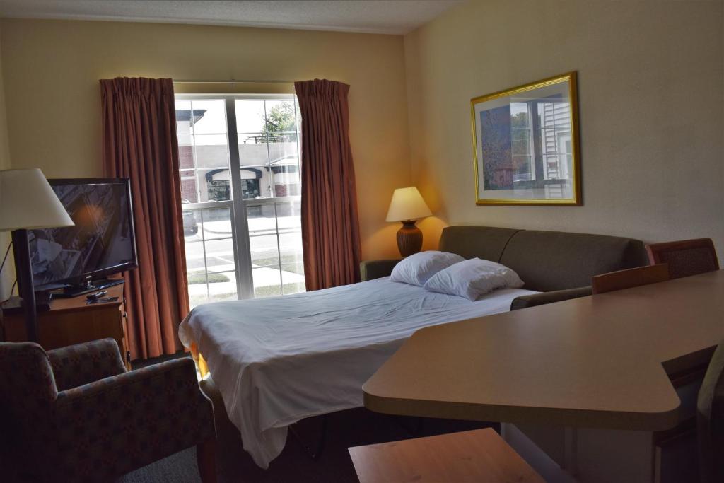 Baymont by Wyndham Wichita East - King Suite - Non-fumeur