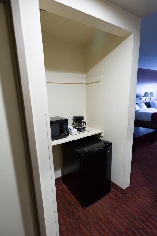 Kuchyň nebo kuchyňský kout v ubytování Argyll Plaza Hotel