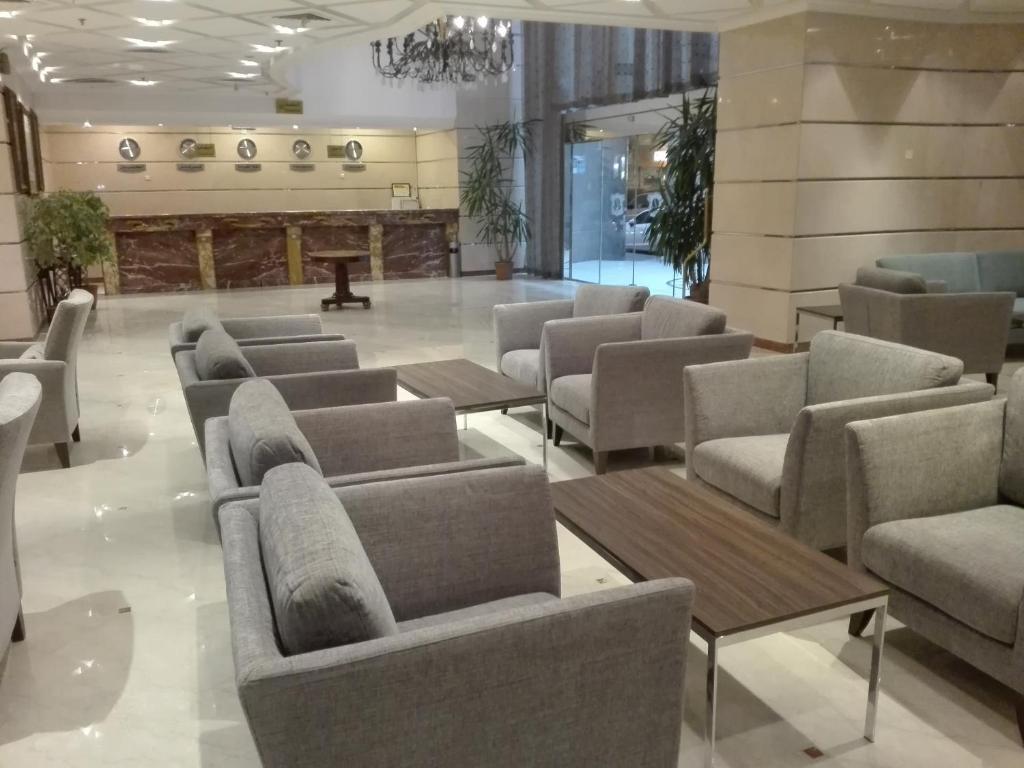 Posezení v ubytování Snaf Inn ِAzizia Hotel
