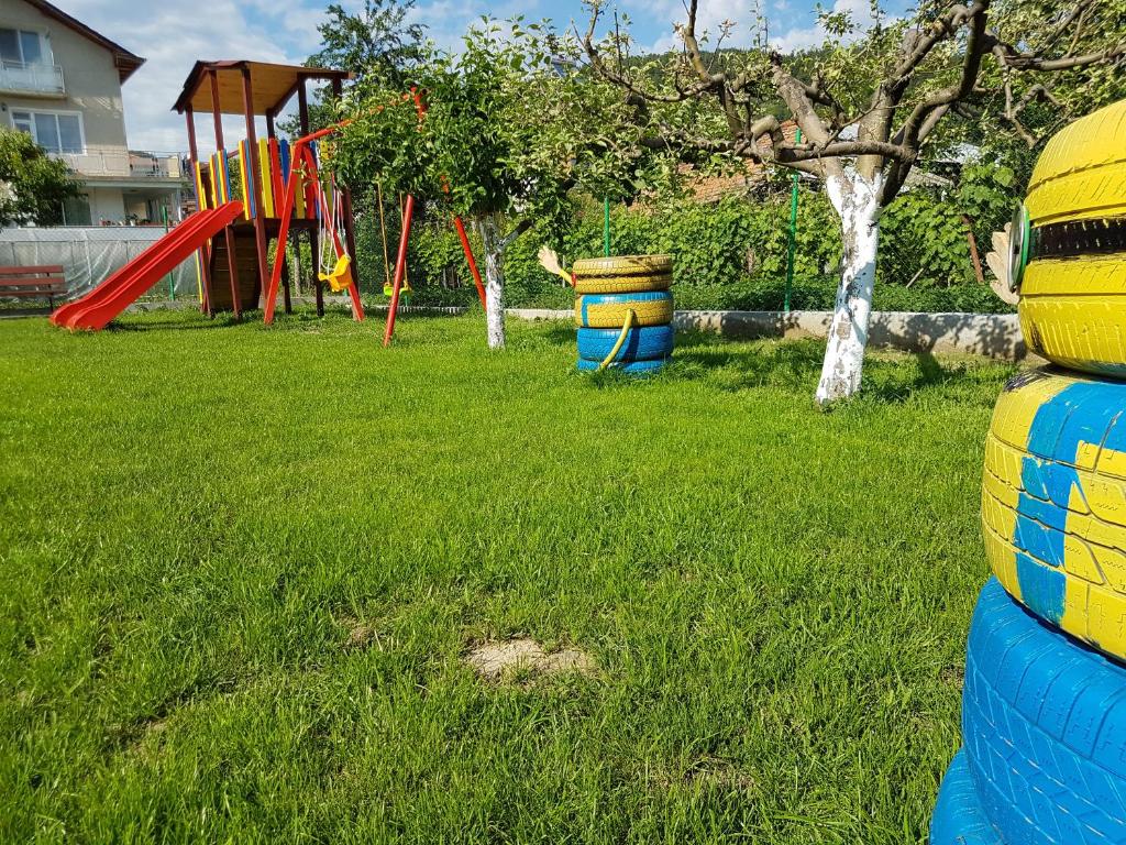 Herní místnost nebo prostor pro děti v ubytování Sharkov Family Hotel