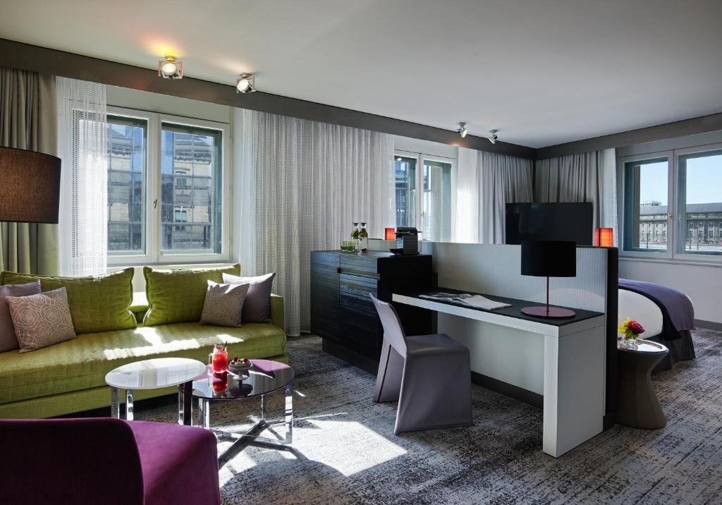 Posezení v ubytování Sofitel Munich Bayerpost