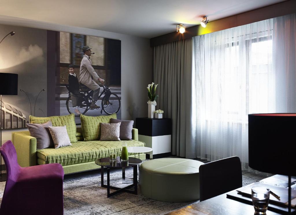 Posezení v ubytování Sofitel Munich Bayerpost