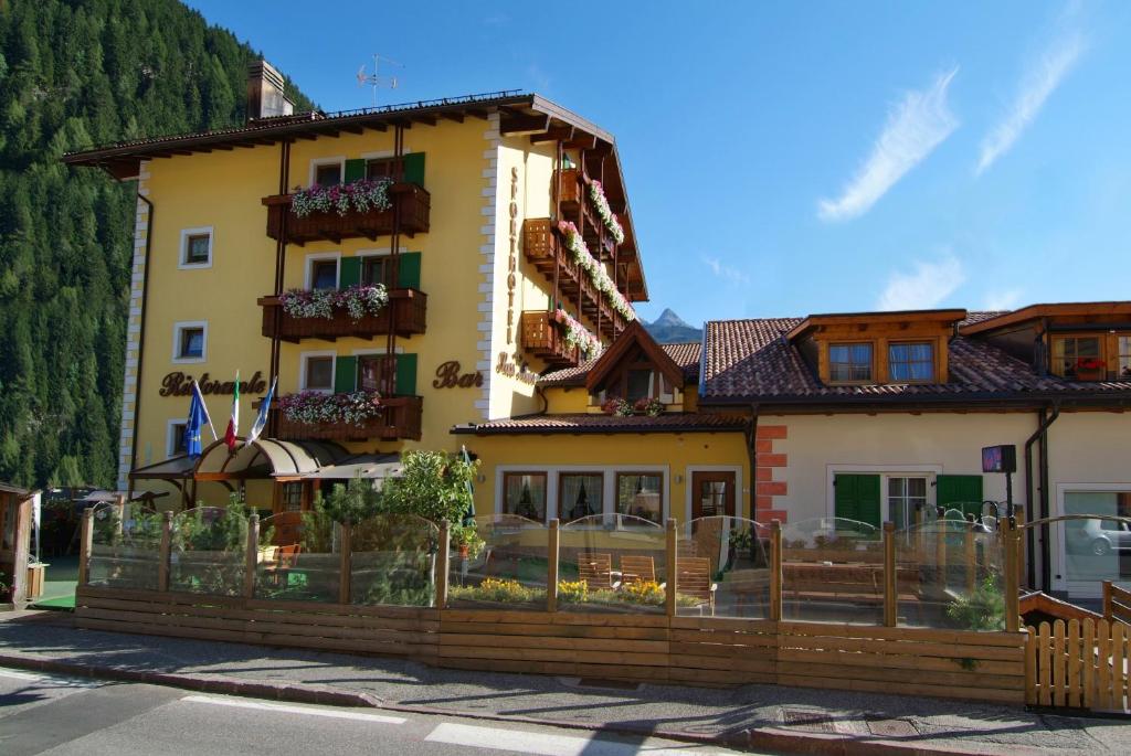 Budova, kde se hotel nachází