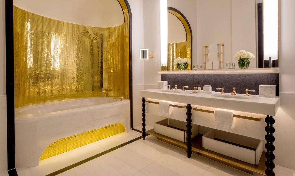 Four Seasons Hotel London at Tower Bridge - Resim 7