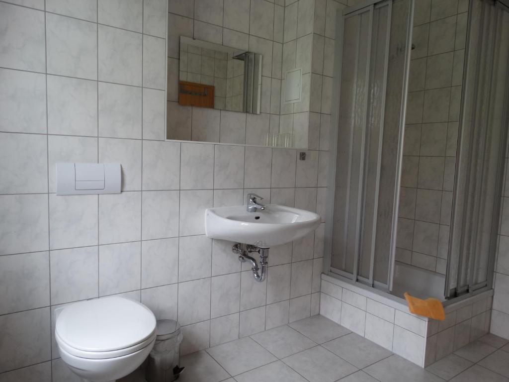 Koupelna v ubytování Apartments und Bistro Zum Glasmacher