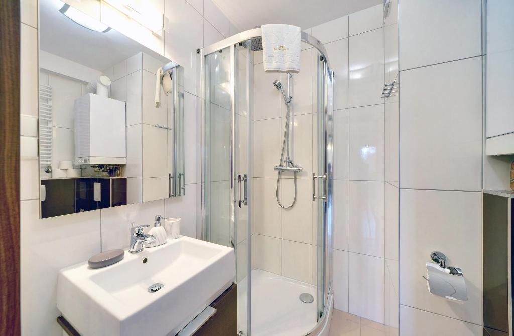 Kúpeľňa v ubytovaní Przytulny i Gustowny Apartament Sun Seasons 24 w Karpaczu by Noclegi Renters