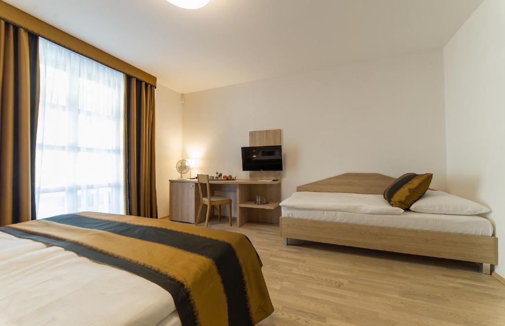 Garni hotel Castle Bridge - 13