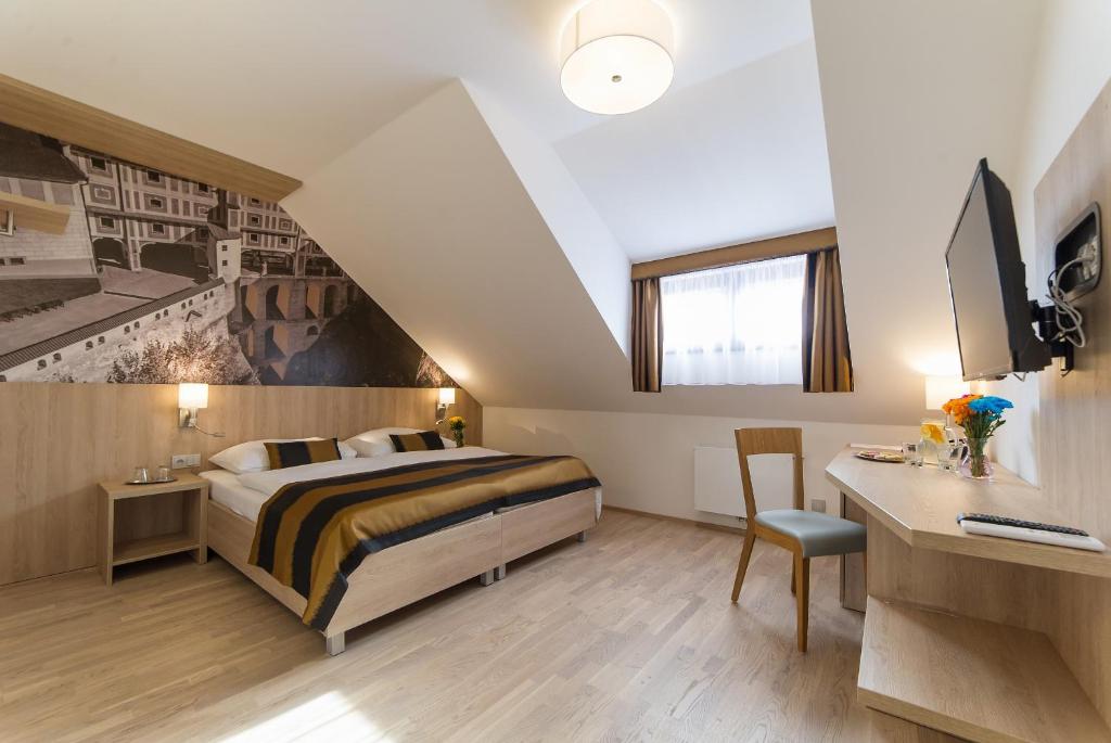 Garni hotel Castle Bridge - Comfort Quadruple Room