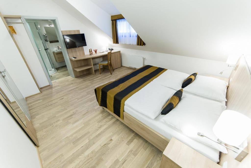 Garni hotel Castle Bridge - Resim 32