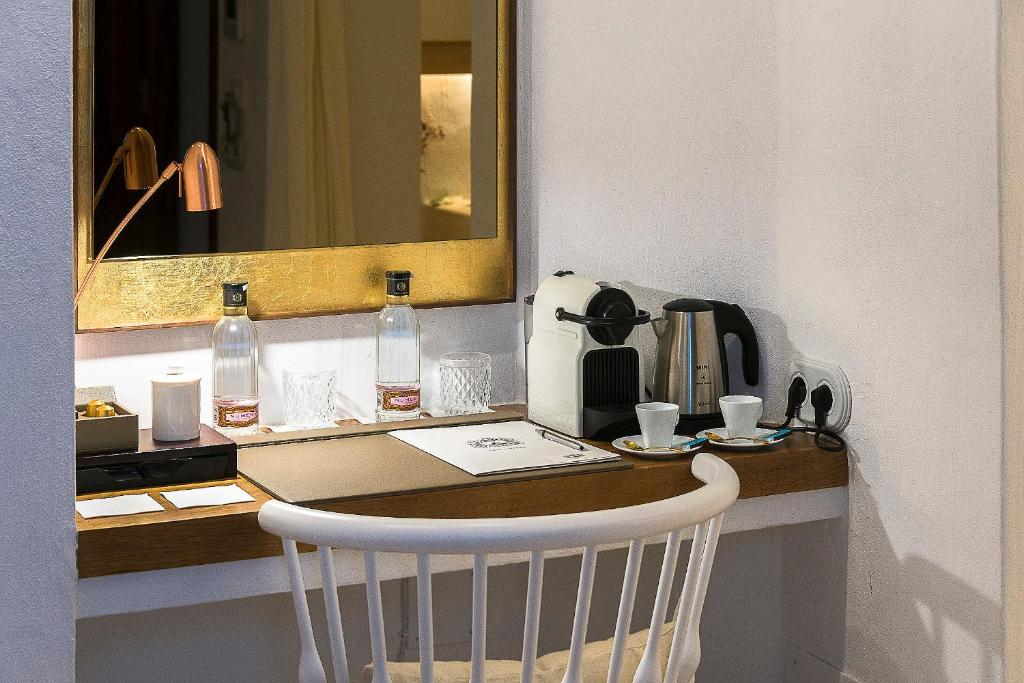 Príslušenstvo na prípravu kávy alebo čaju v ubytovaní S'Hotelet d'es Born - Suites & SPA