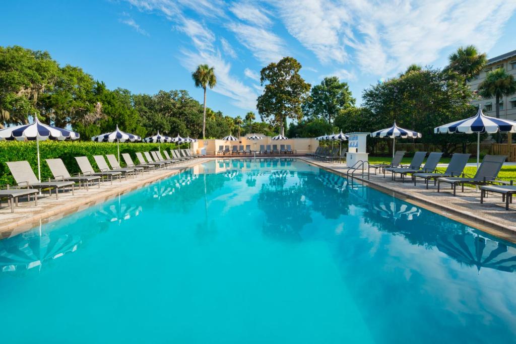 Jekyll Island Club Resort内部或周边的泳池