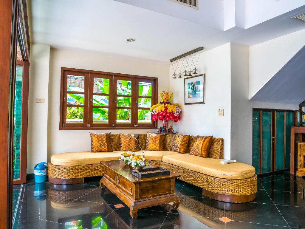 Posezení v ubytování Chomsin Hua Hin ชมสินธุ์ หัวหิน