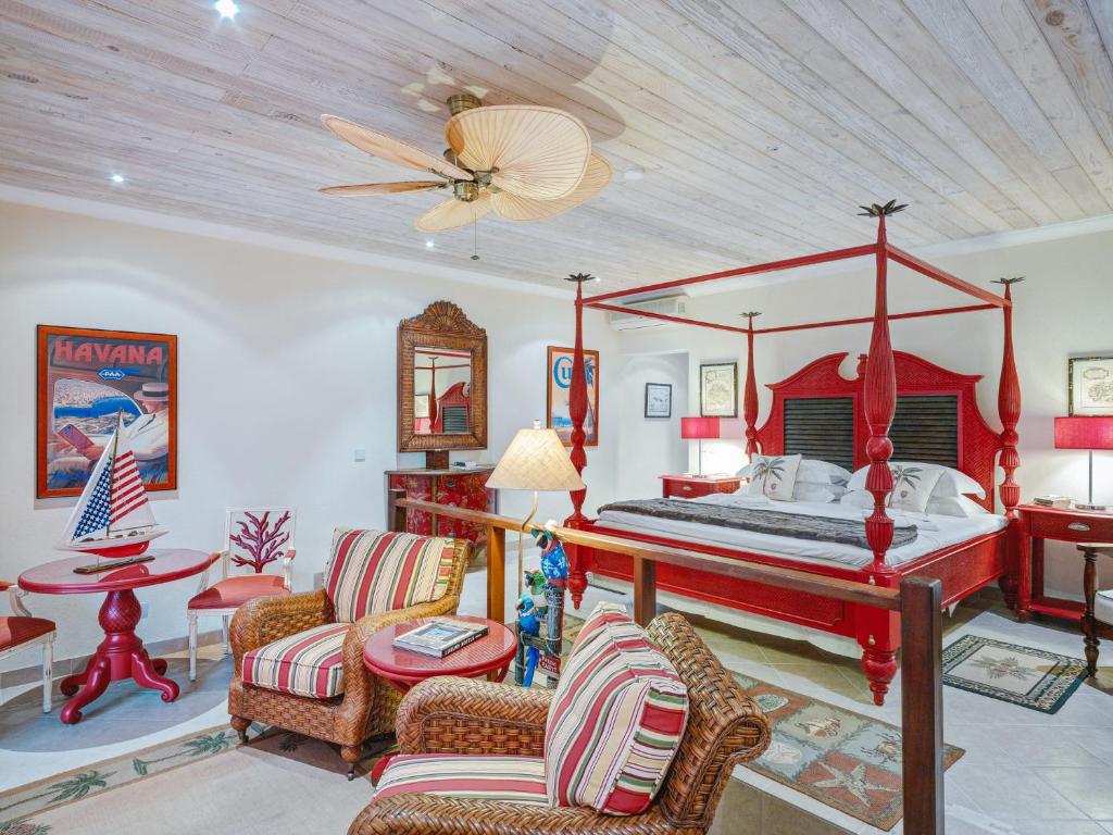 Postel nebo postele na pokoji v ubytování Bequia Beach Hotel - Luxury Boutique Resort