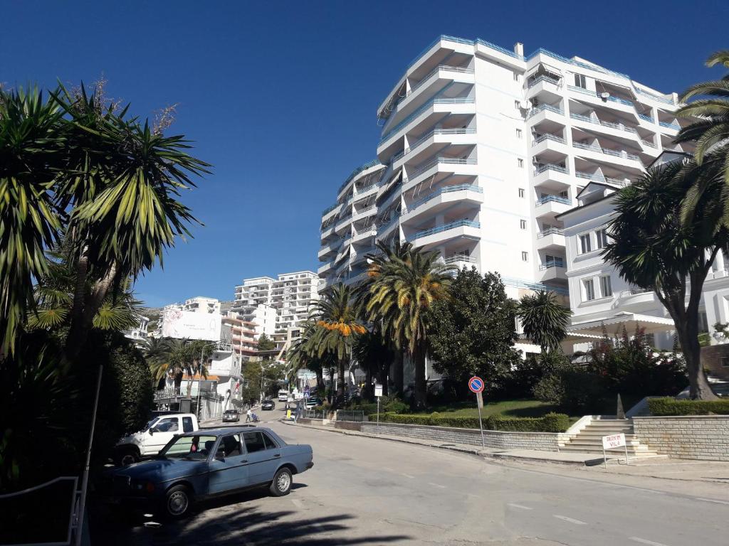 Meni's family apartament - Image 5