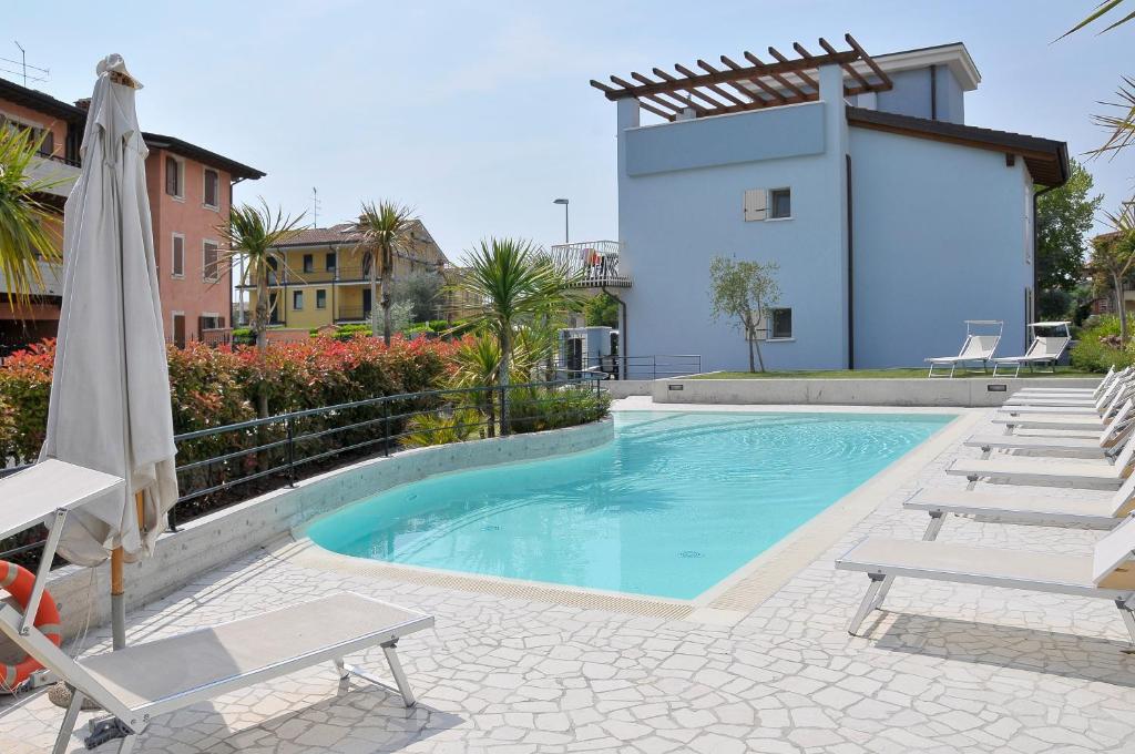 Bazén v ubytování Acqua Resorts nebo v jeho okolí