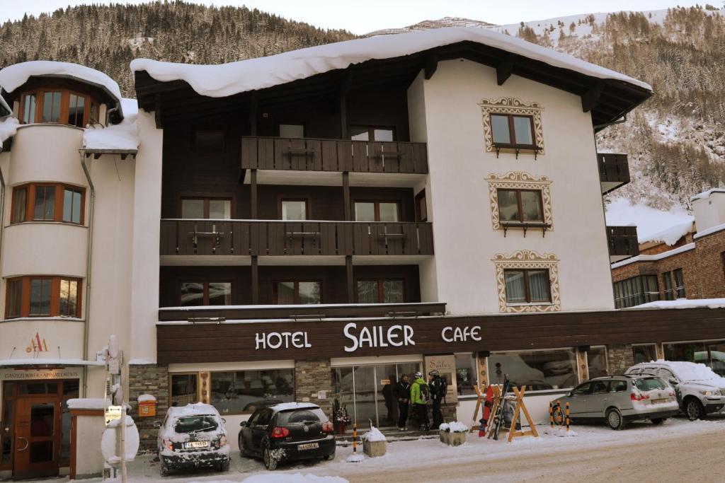 Nespecifikovaný výhled na hory nebo výhled na hory při pohledu z hotelu