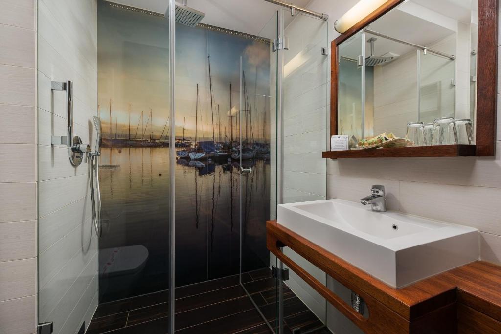 Hotel Faleza - z widokiem na morze - 13