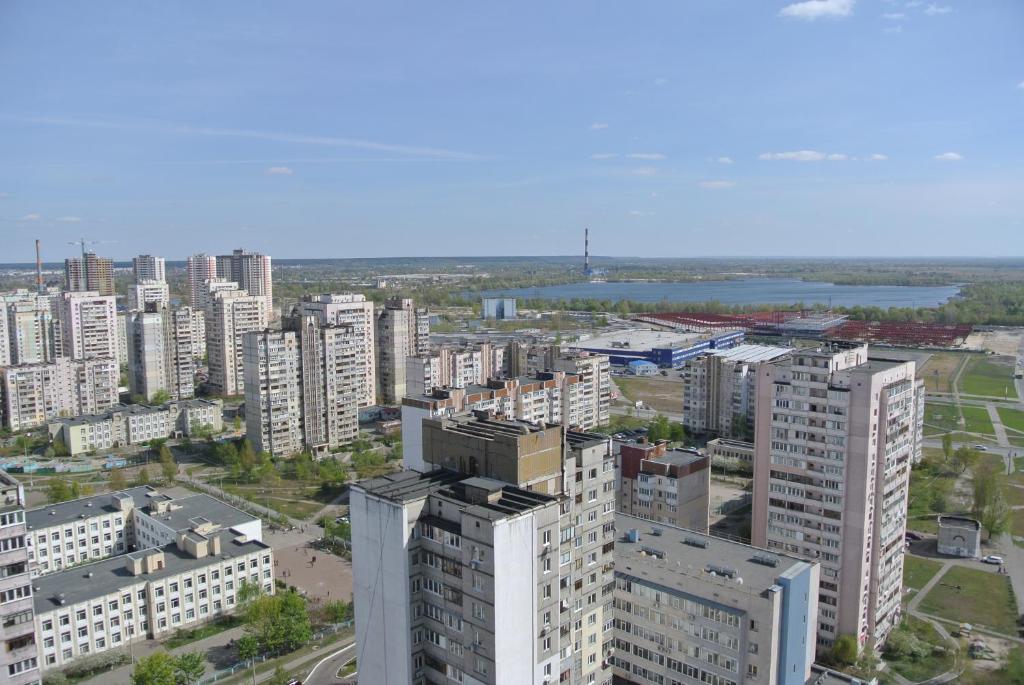 Nespecifikovaný výhled na destinaci Kyjev nebo výhled na město při pohledu z hotelu