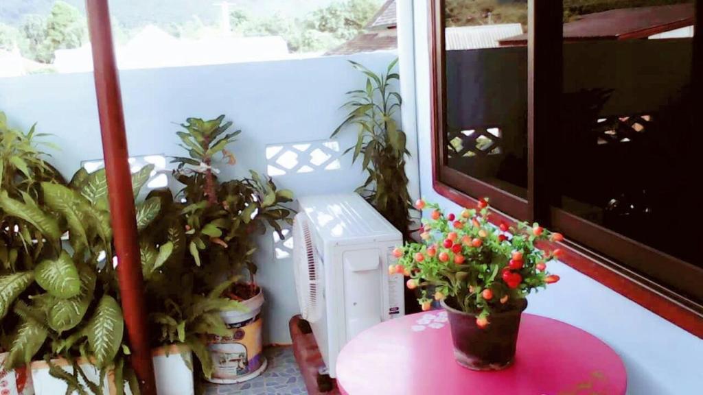 Balkón nebo terasa v ubytování Sabaydee House at Pai