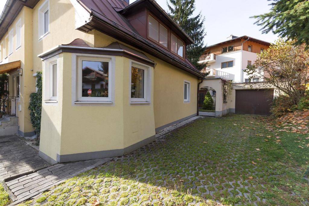 Budova, v ktorej sa apartmán nachádza